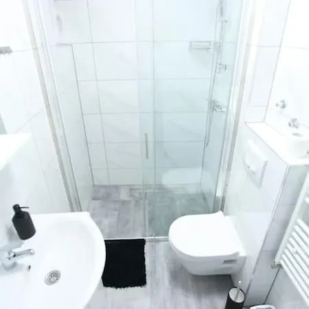 Modern Apt In Dubec, Ideal For Couple Sesvete Exterior photo
