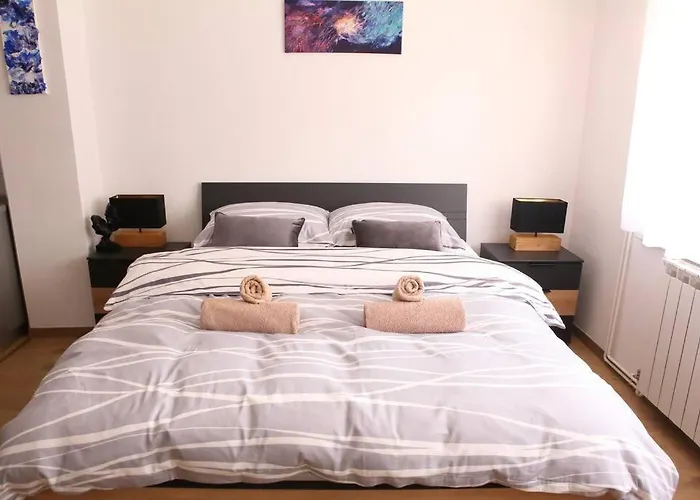 Modern Apt In Dubec, Ideal For Couple