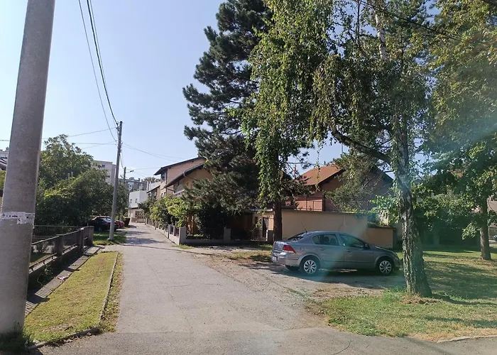 Modern Apt In Dubec, Ideal For Couple