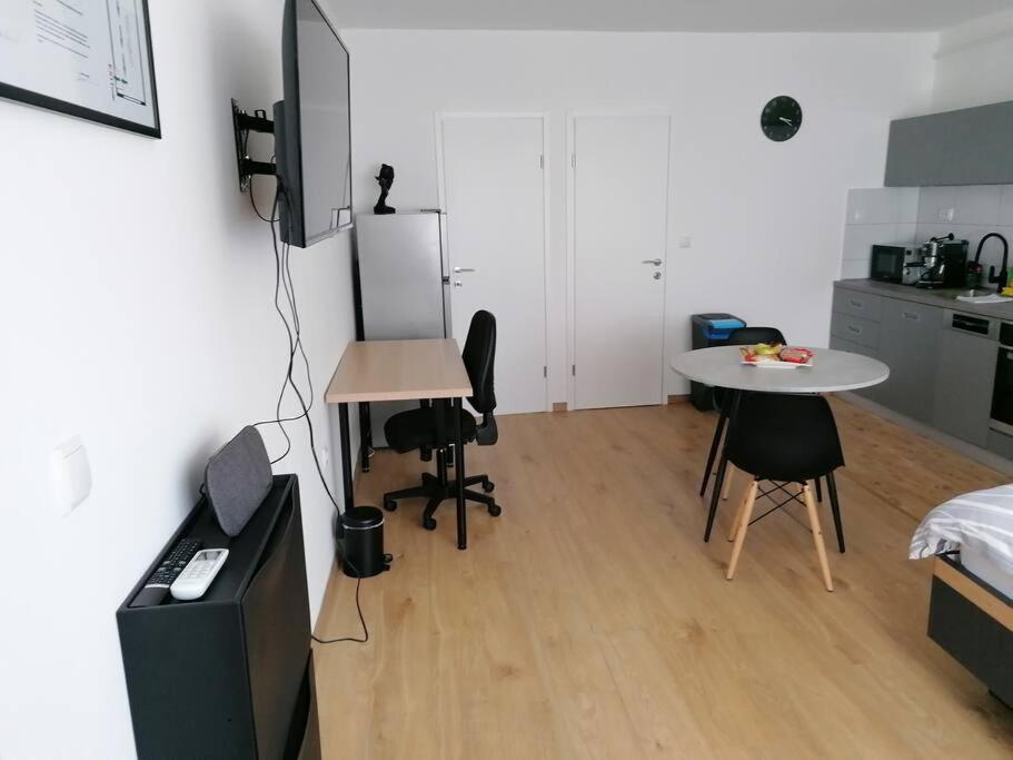 Modern In Dubec, Ideal For Couple *