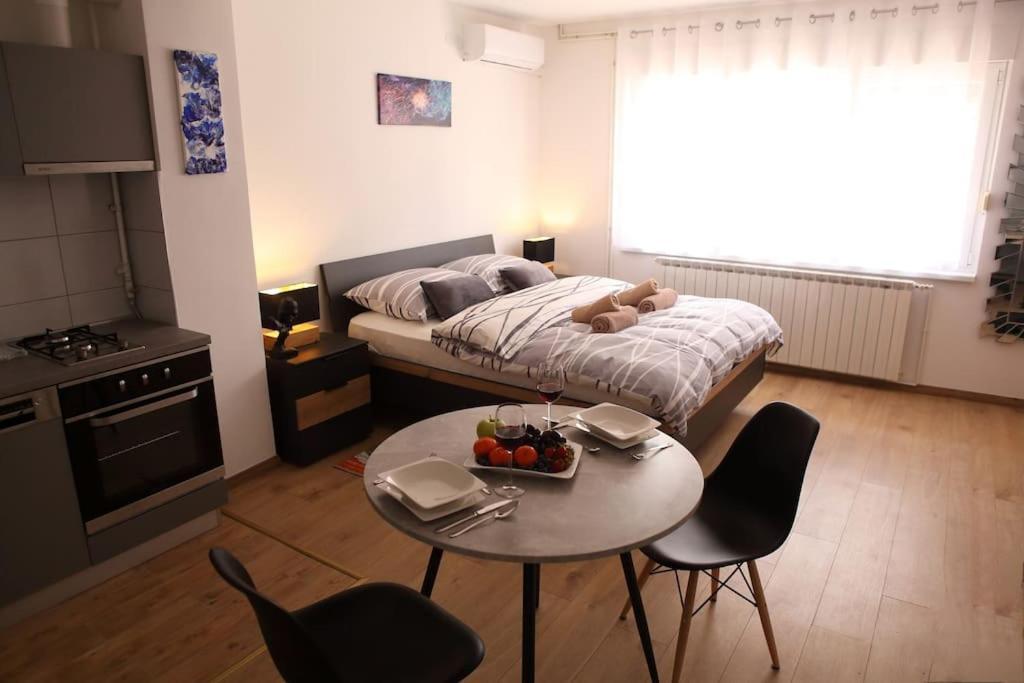 Apartment Modern In Dubec, Ideal For Couple Sesvete