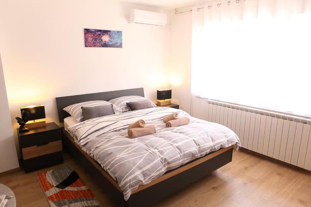 Modern In Dubec, Ideal For Couple *
