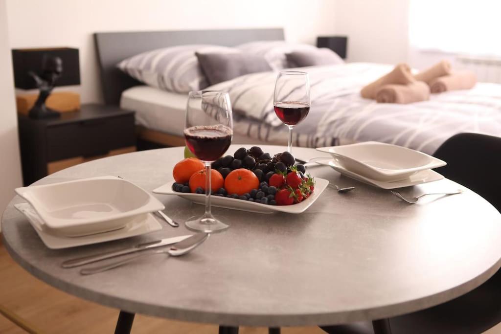 Modern In Dubec, Ideal For Couple