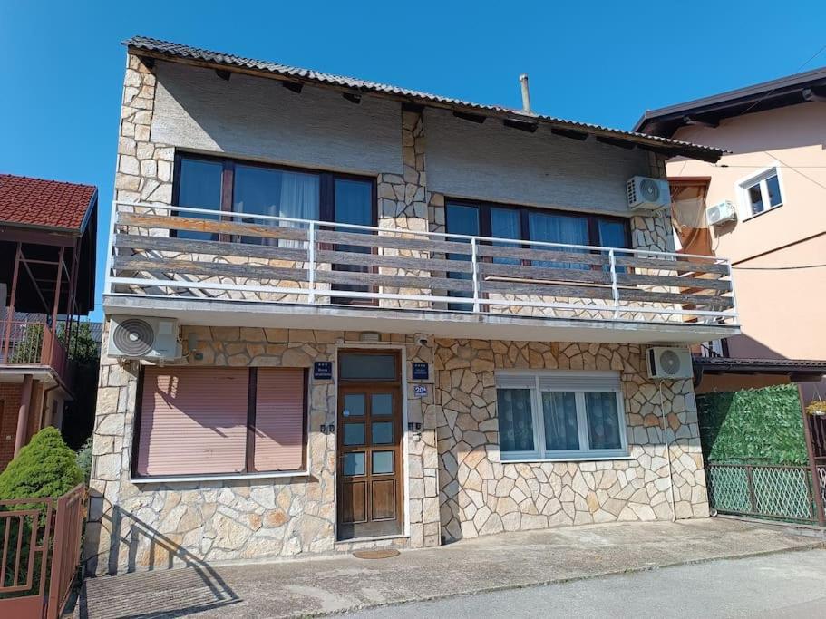 Apartment Modern In Dubec, Ideal For Couple